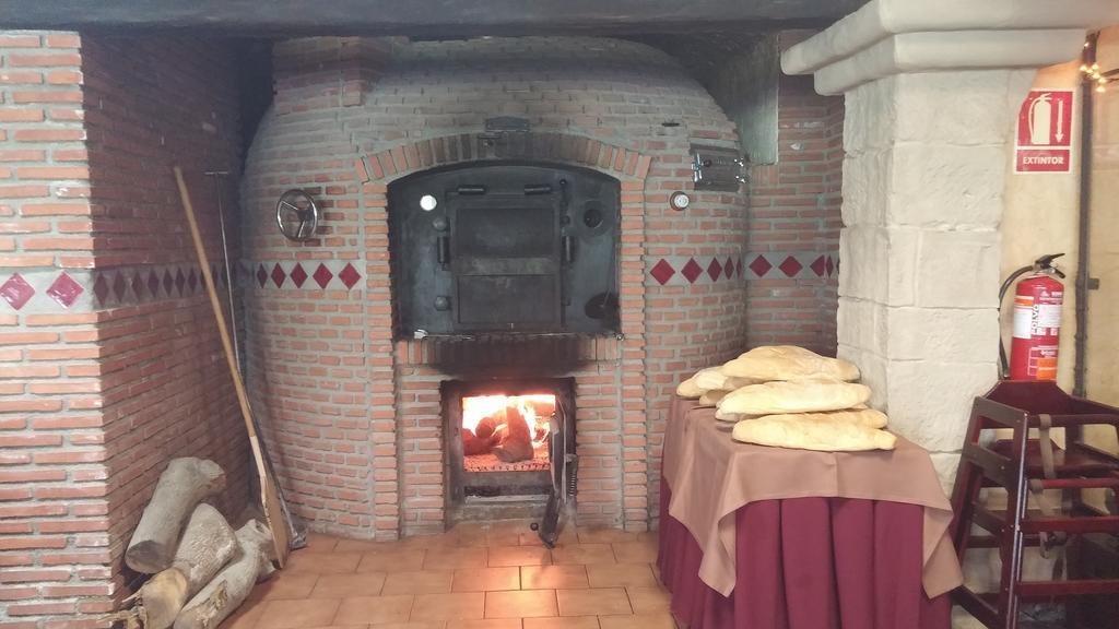Hotel La Brasa Vélez de Benaudalla Eksteriør billede